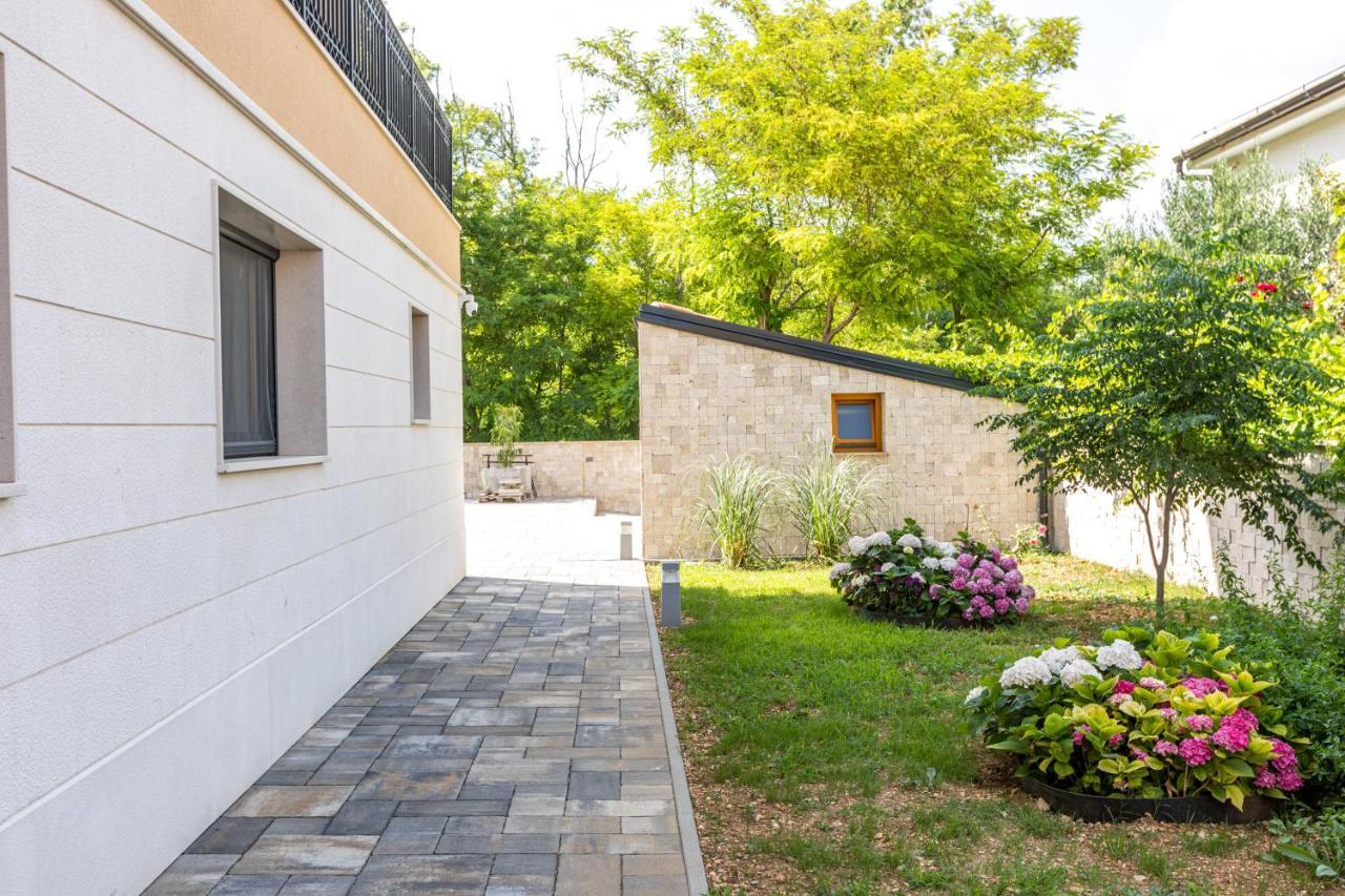 Vila Iris Baska 2 Hotell Exteriör bild
