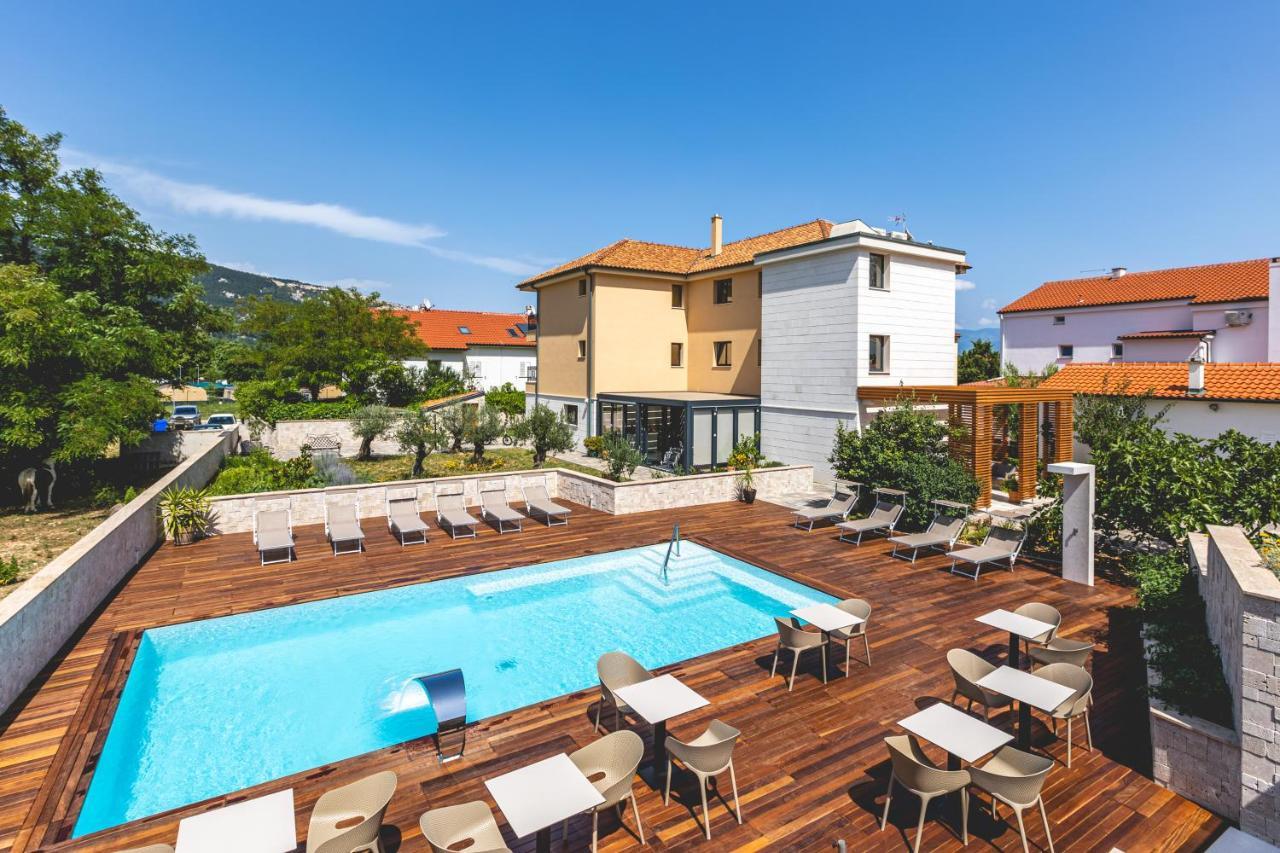 Vila Iris Baska 2 Hotell Exteriör bild